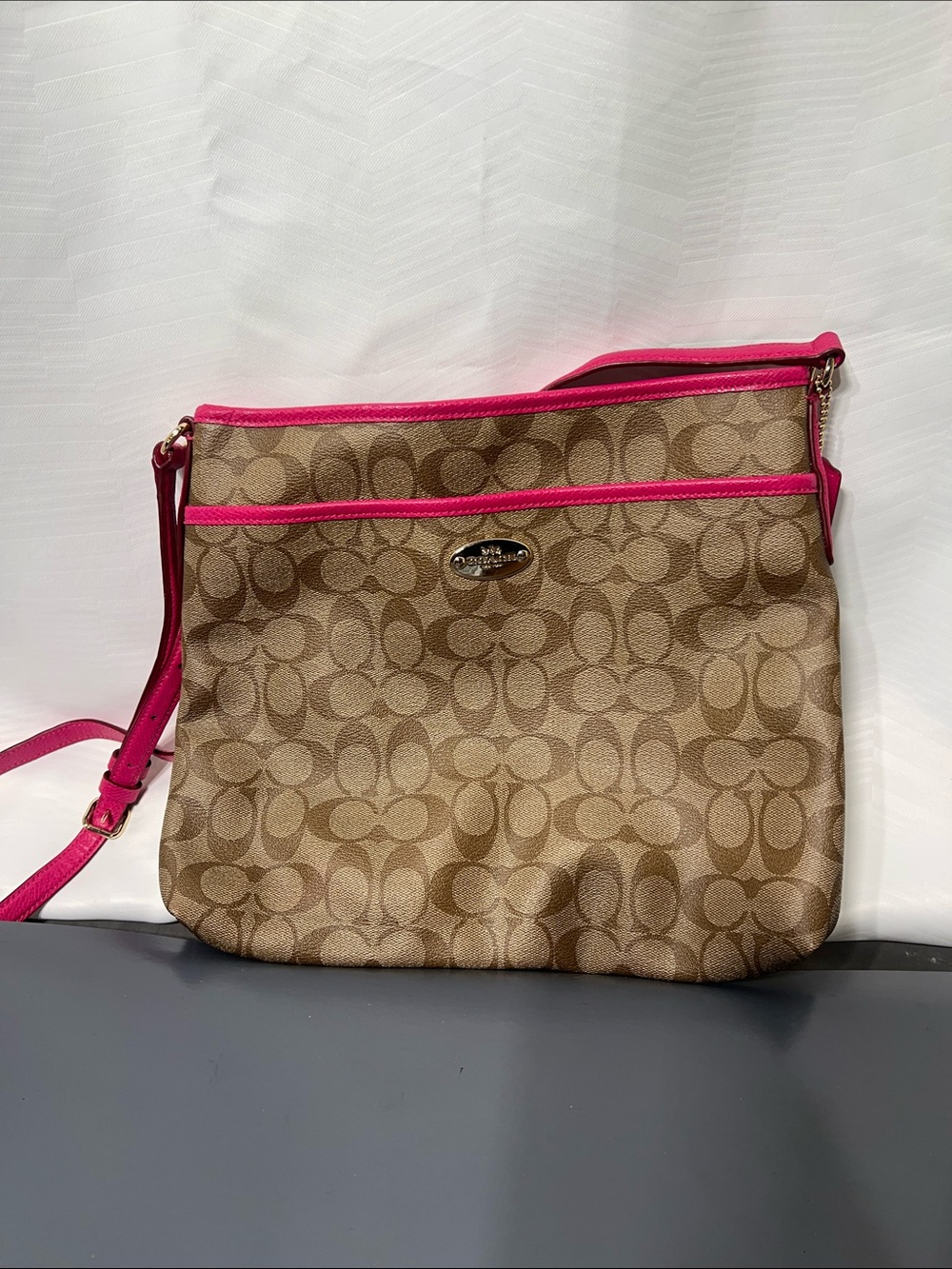 Coach - Signature File Crossbody Bag
